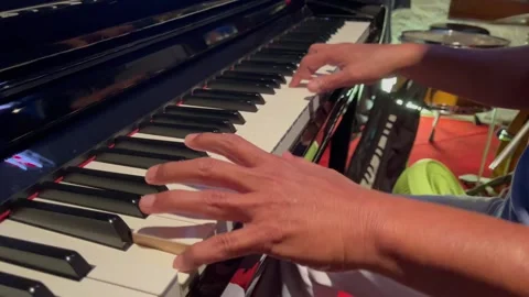 Hands piano man Stock-Footage 334868979