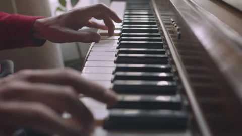 Hands Playing Piano Keys 스톡 동영상 211869171
