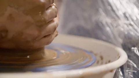 Hands of a Potter Vídeo Stock 99792477