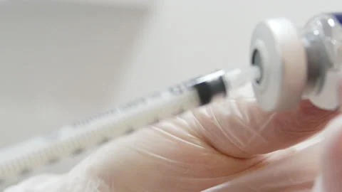 Hands preparing an injection close-up Stock Footage 178484017