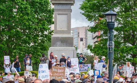 Hands Off Protesters at the Lafayette Square Monument Stock-Fotos