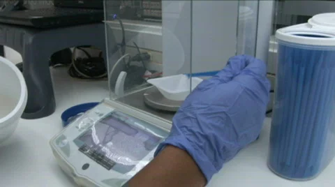 Hands put powder into cup 2 Stock-Footage 811820