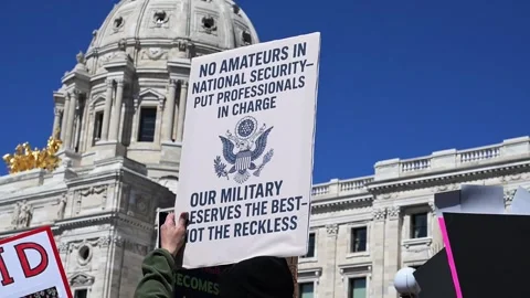 Hands off rally protesting Trumps new policies after returning to office. 库存影片 306267409