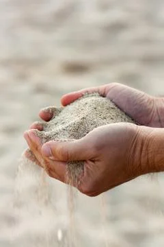Hands with sand Foto stock