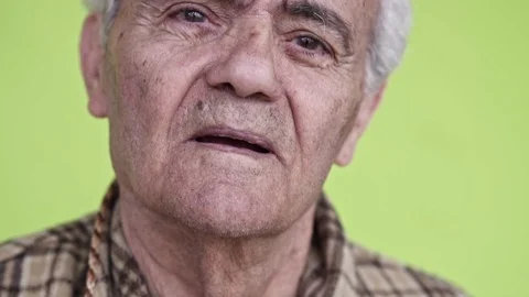 Hands of Senior Elderly Man, Close up Slow Motion Video Vídeos de archivo 105973605