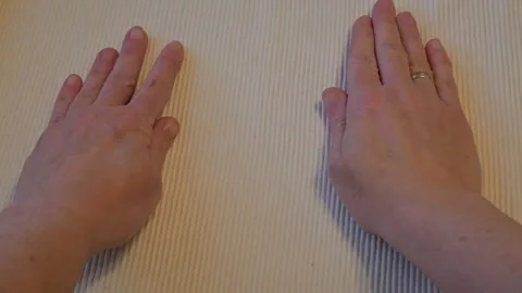 Hands sliding objects on white background Vídeo Stock 336061943