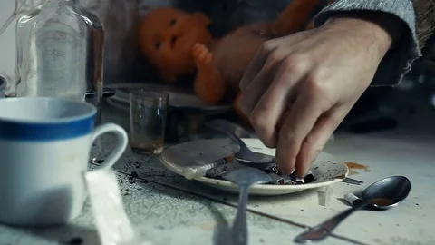 Hands take a cigarette butt Stock Footage 82191511