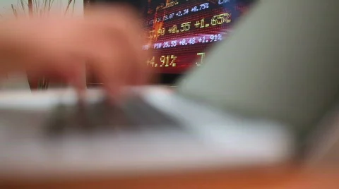 Hands typing on computer keyboard  Vidéo 516106