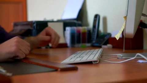 Hands Typing At Desktop Computer Keyboard, close up Vídeo Stock 83031804