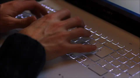 Hands Typing Vídeo Stock 38017996