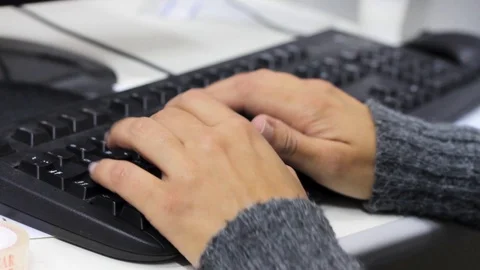 Hands typing Video stock 89480613