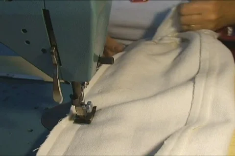 Hands using sewing machine Video stock 105117