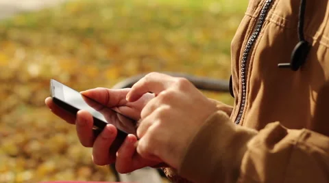 Hands Using Smartphone Stock-Footage 68915782