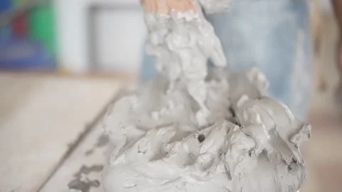 HANDS WORKING ON CLAY CERAMIC 2 Vidéo 302383167