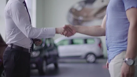 Handshake of salesman and client Stock Footage 92662954