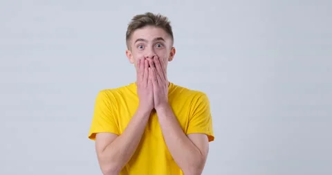 Handsome guy surprised and applause in slow motion 库存影片 144958865