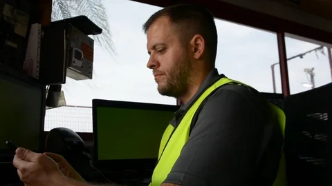 Handsome security guard in surveillance room Vidéo 108540633