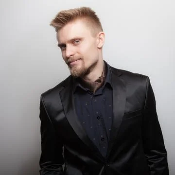Handsome young elegant man studio portrait close-up. Foto stock