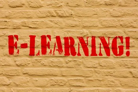 Handwriting text E Learning. Concept meaning Education by the internet Distant Fotos de archivo
