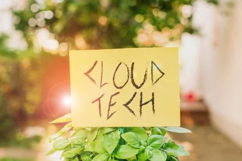 Handwriting text writing Cloud Tech. Concept meaning storing and accessing data Foto stock