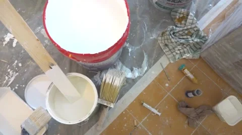Handyman preparing paint Stock Footage 48360642
