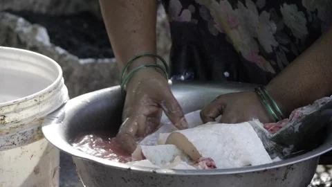 Handymans Fish Cutting  Efficient Techniques for Fresh Cuisine Stock Footage 324002616
