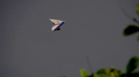 Hang glider in flight Rio 動画素材 37347231
