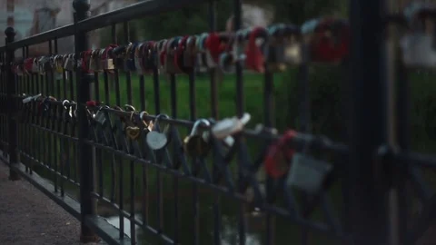 Hanging locks, focus change Vidéo 78565428