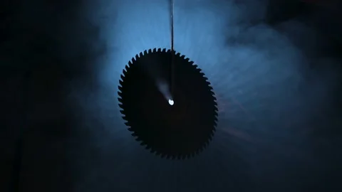 Hanging Razor Blade 動画素材 138085099