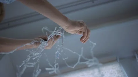 Hangs garlands Stockbeeldmateriaal 145851131