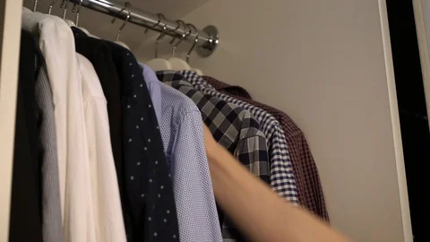 Hangs a shirt 스톡 동영상 120418313