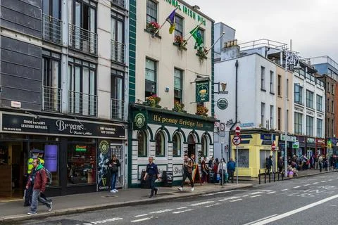 Ha'penny Bridge inn Stock Photos