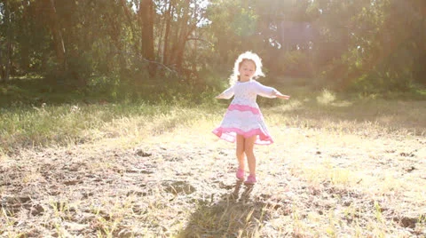 Happy child Stockbeeldmateriaal 22489810