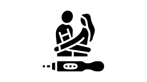 Happy couple looking positive test glyph icon animation Vídeos de archivo 326141072