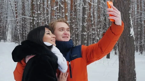 Happy couple taking selfie in slowmotion Vidéo 59140883