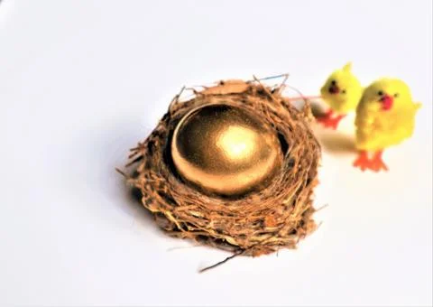 Happy Easter card. Golden Easter egg 스톡 사진