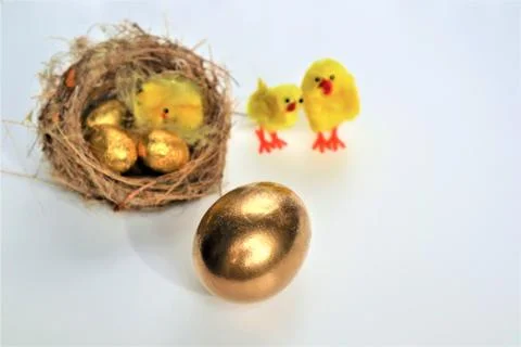 Happy Easter card. Golden Easter eggs 스톡 사진