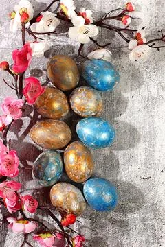 Happy Easter concept. Abstract Easter composition with marbled blue-gray d... Foto stock