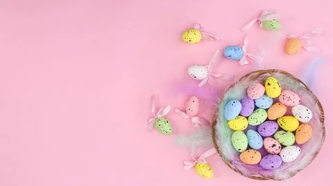 Happy Easter creative copy space background with colorful eggs and Easter dec Foto stock