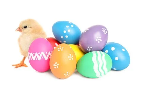 Happy Easter. Cute chick and painted eggs isolated on white Foto stock