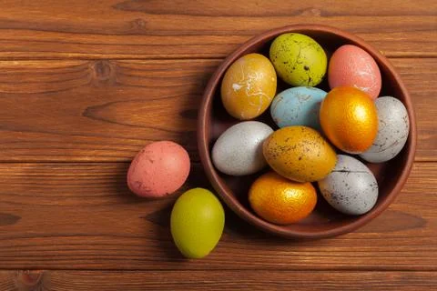 Happy easter! Easter eggs on wooden background Foto stock