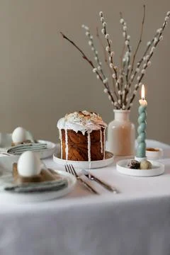 Happy Easter! Easter festive spring table setting decoration Stock Photos