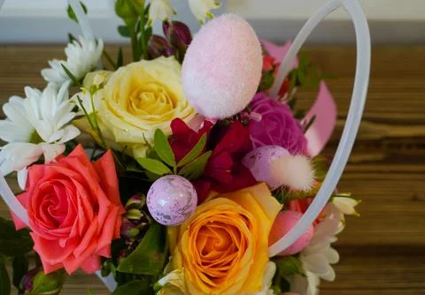 Happy easter! Flat Lay, Internet banner, postcard on Easter.  Bouquet of flow Foto stock