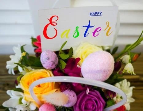 Happy easter! Flat Lay, Internet banner, postcard on Easter.  Bouquet of flow Foto stock