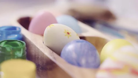 Happy Easter, preparation for Easter. Painting and coloring Easter eggs. Stock-Footage 236341527