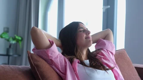 Happy Elderly Couple Making a Video Call on a Lapt Vídeos de archivo 332685615