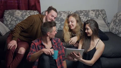 Happy Friendly Time Spending Видео 70097694