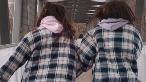 Happy friends running to the camera getting fun together enjoying freedom girlfr Stock Footage 148905817