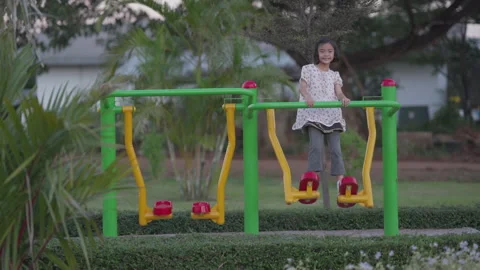 Happy kids playing in playground  Vidéo 143201765