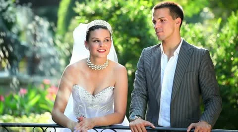 Happy married couple Vidéo 24656955